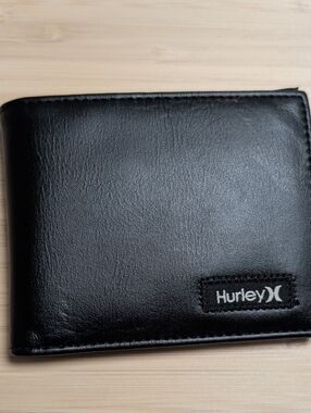 Hurley Black Leather Bi-Fold Card & Key Wallet